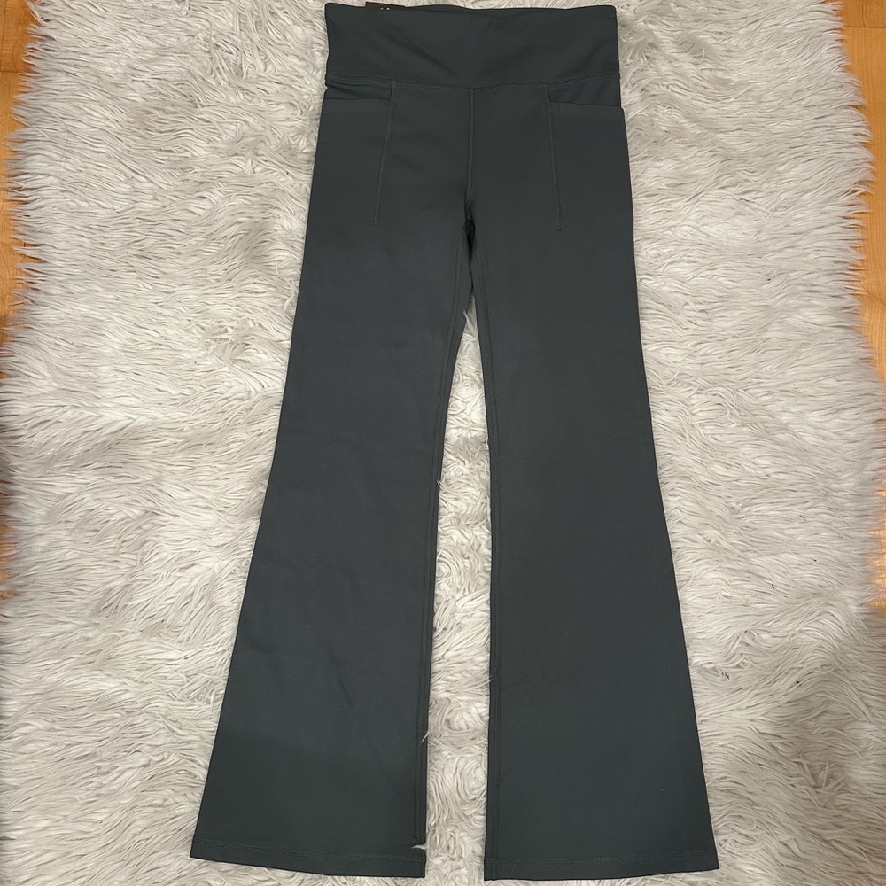 NWT Gap Fit Women's Army Green Flared Legging Pants